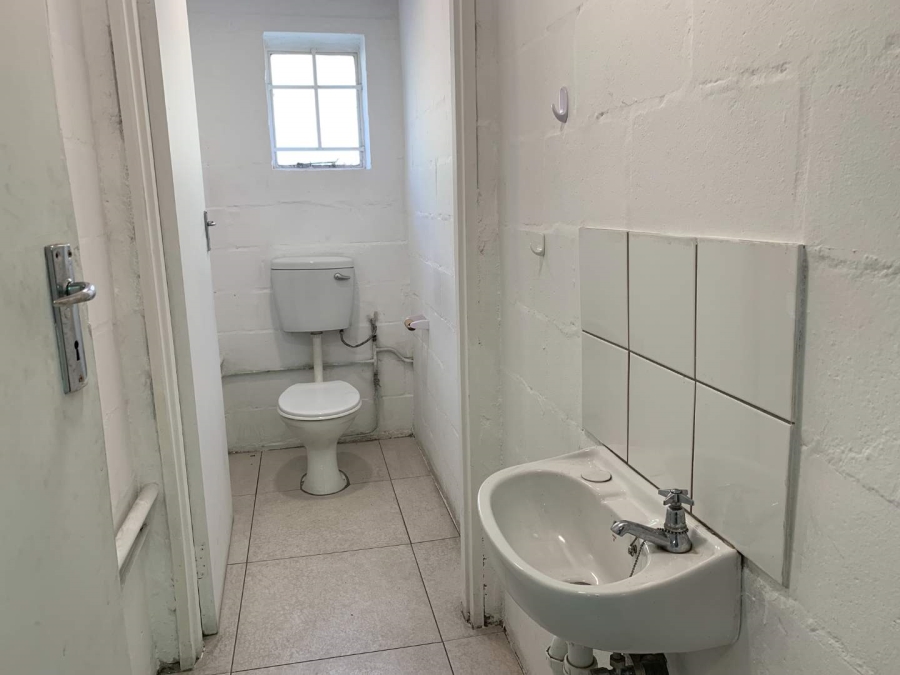 To Let commercial Property for Rent in Parow East Western Cape